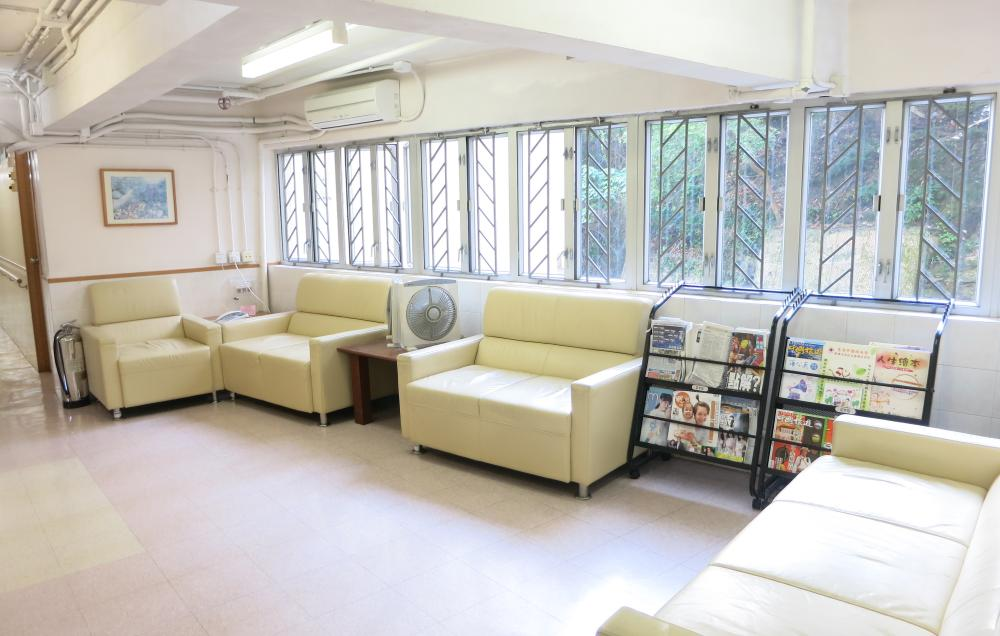 東華三院馬李示聘安老院